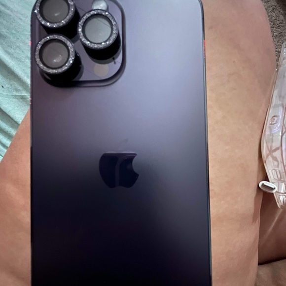 iPhone 14 Pro Max 128gb unlocked to any carrier no scratches mint condition - Picture 1 of 2